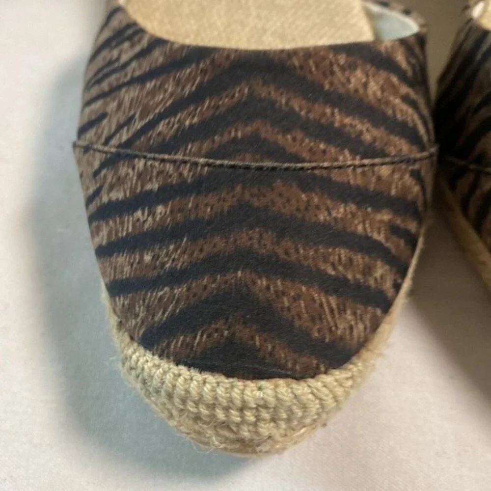 sexy wedge Adrienne Vittadini platform sandal Birna Espadrille zebra  8.5 animal